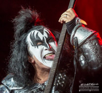 Kiss-140151.jpg