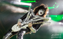 Kiss-140260.jpg