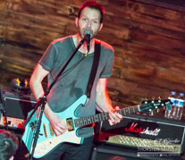 Paul_Gilbert-148252.jpg