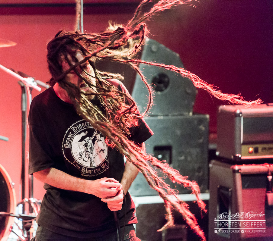 Six_Feet_Under-149503.jpg