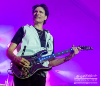 Steve_Vai-149696.jpg