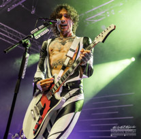 The_Darkness-8706.jpg